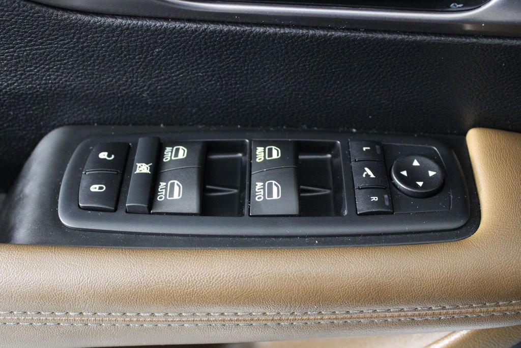 Used 2017 Chrysler Pacifica Limited w/ UConnect Theater Package image 24