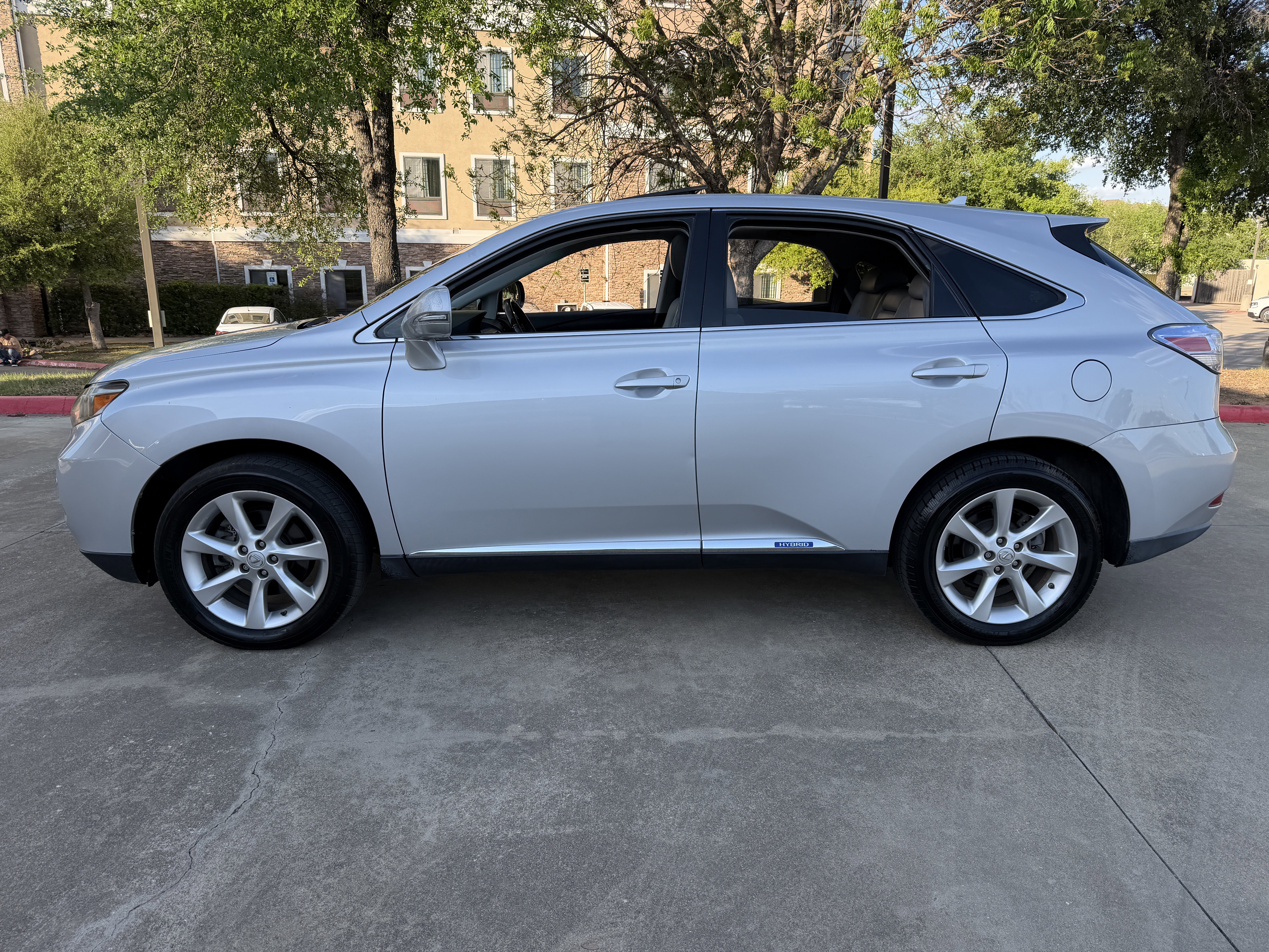 Used 2010 Lexus RX 450h 2WD image 4