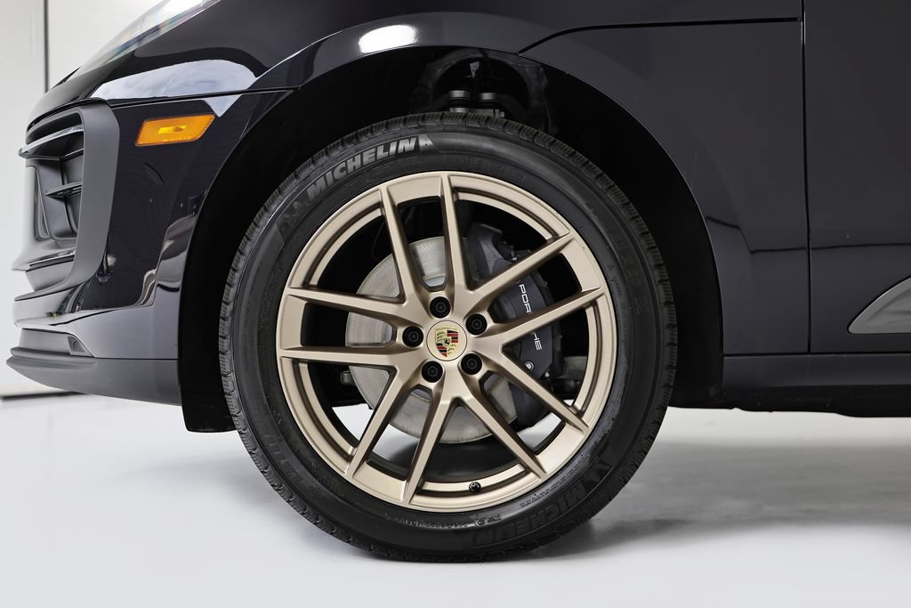 New 2026 Porsche Macan Turbo AWD/4WD image 13