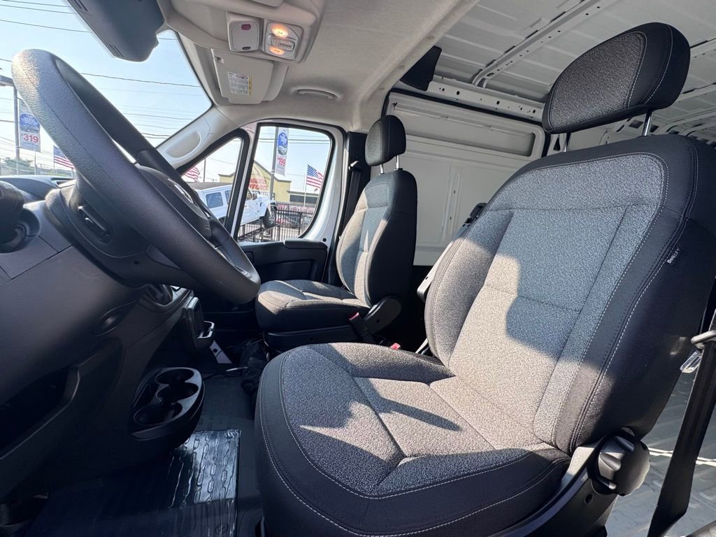 Used 2025 RAM ProMaster 2500 w/ Storage Group image 15