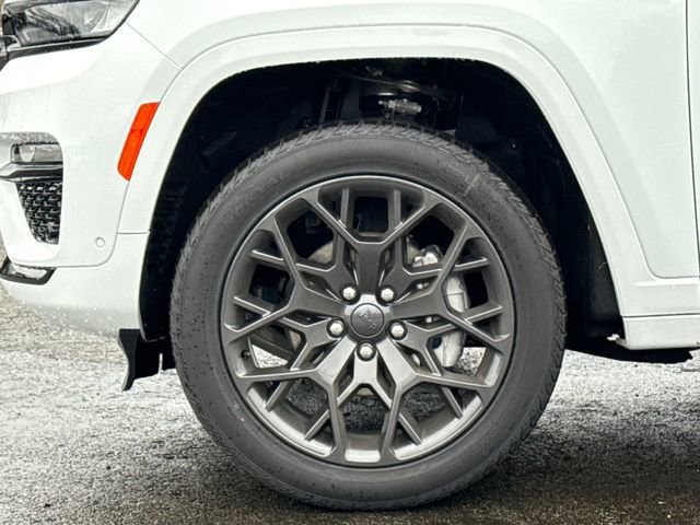New 2025 Jeep Grand Cherokee Summit w/ Obsidian Package image 36
