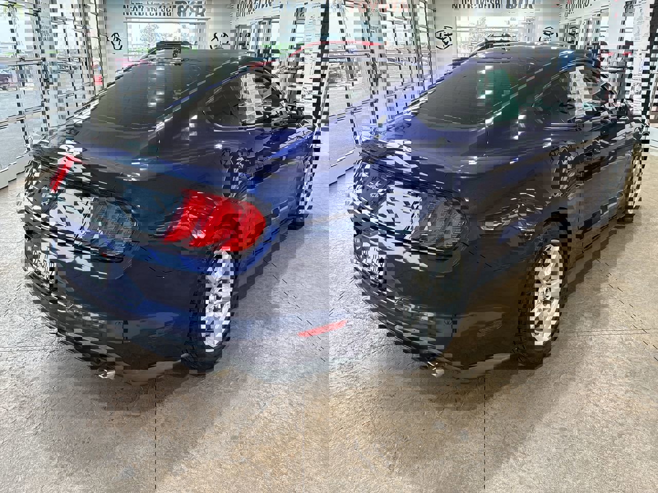 Used 2019 Ford Mustang Coupe image 2