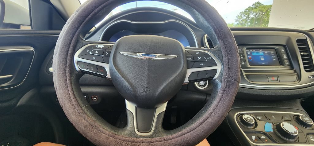 Used 2016 Chrysler 200 Limited FWD image 22