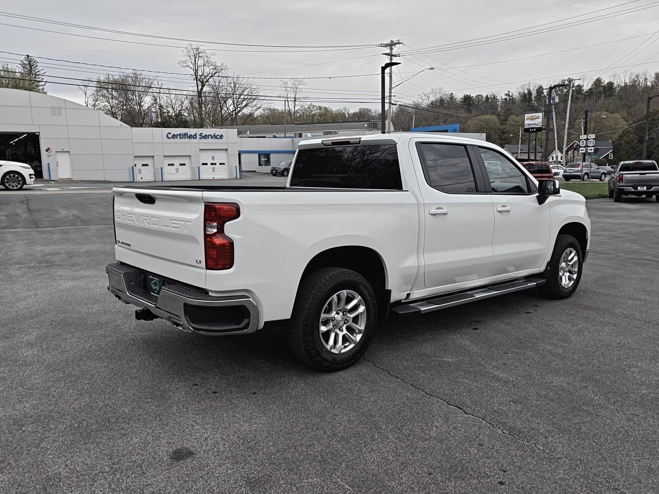 Certified 2026 Chevrolet Silverado 1500 LT AWD/4WD image 9