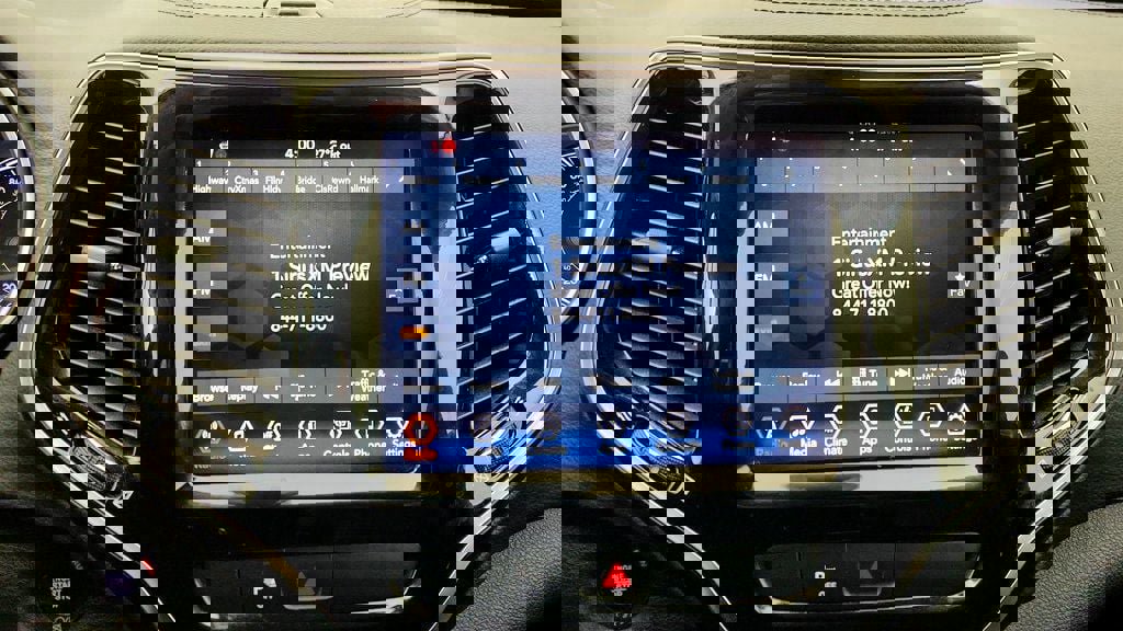 Used 2020 Jeep Cherokee Limited image 18