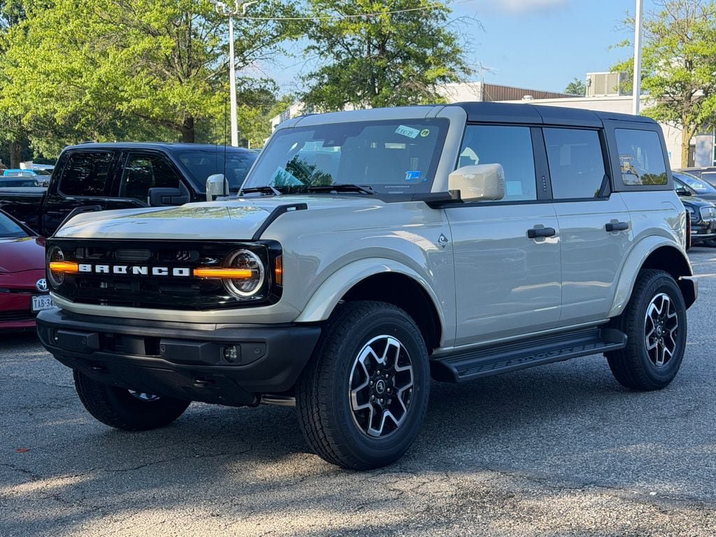 New 2026 Ford Bronco Outer Banks AWD/4WD image 3