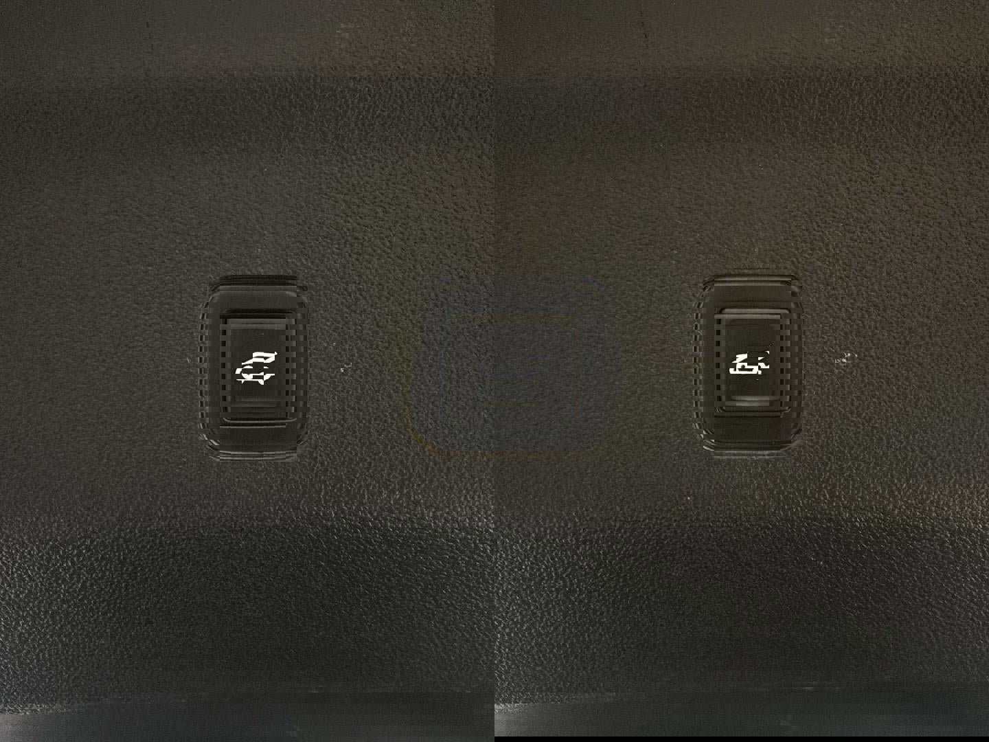 Used 2023 Chevrolet Suburban LT image 14