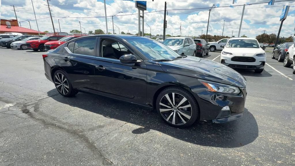 Used 2021 Nissan Altima 2.5 SR FWD image 2