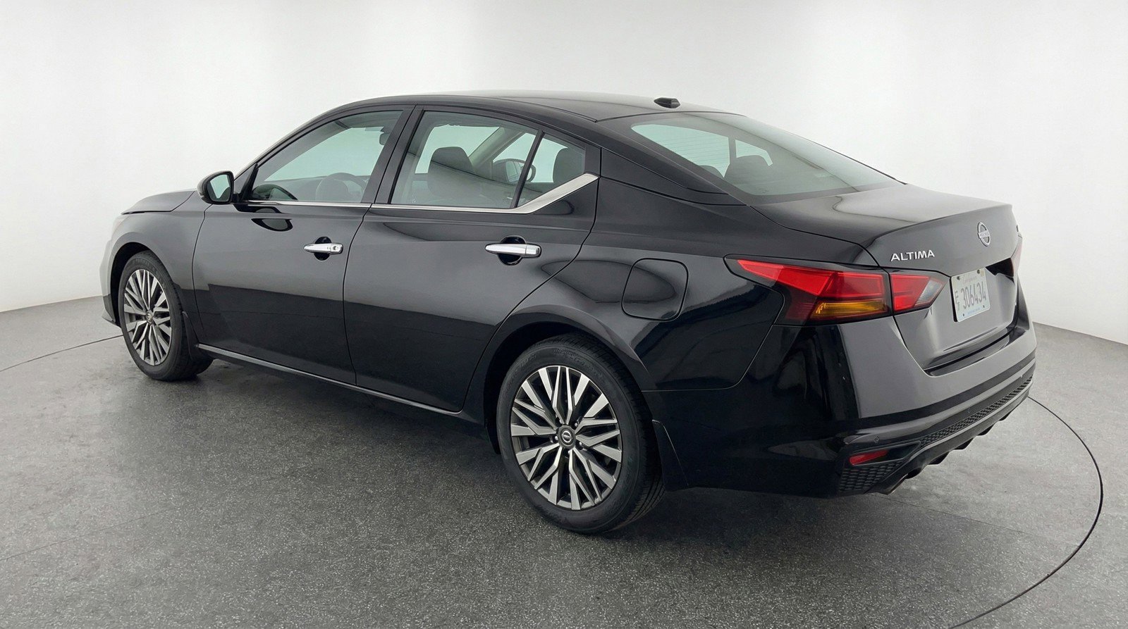 Used 2025 Nissan Altima 2.5 SV image 6