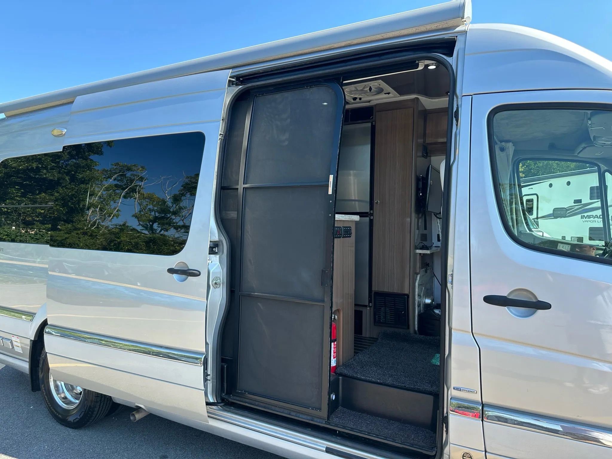 Used 2016 Mercedes-Benz Sprinter 3500 image 28