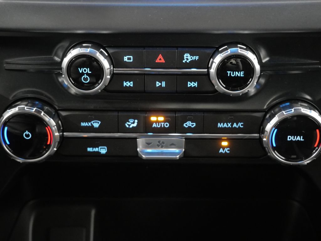 Used 2026 Ford F150 XLT w/ XLT Black Appearance Package AWD/4WD image 18