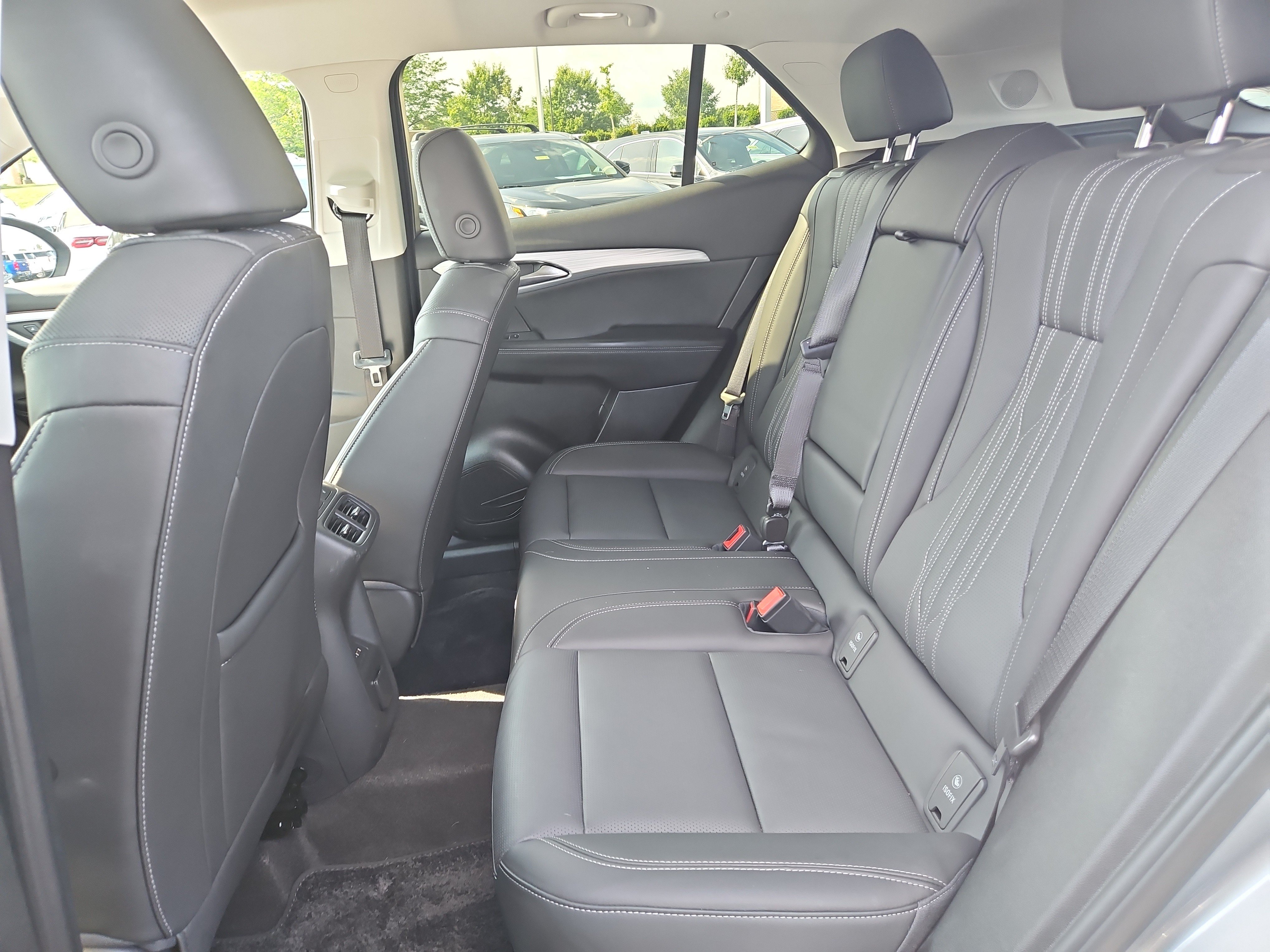 Used 2025 Buick Envision Avenir AWD/4WD image 14