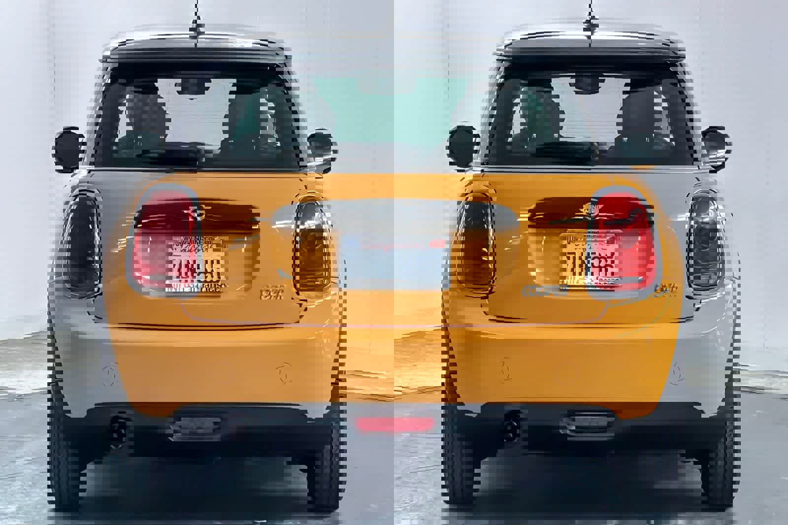 Used 2016 MINI Cooper 2-Door Hardtop image 7