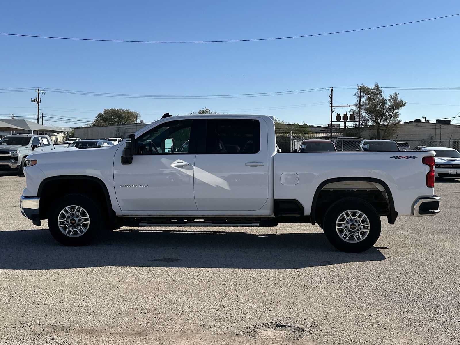 Used 2025 Chevrolet Silverado 2500 LT w/ Convenience Package AWD/4WD image 11