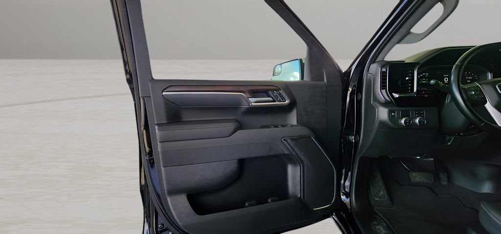 Used 2025 GMC Sierra 1500 SLT image 10