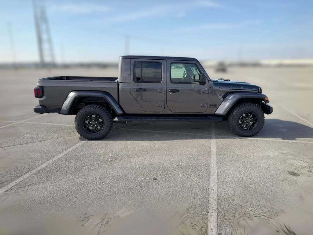 New 2026 Jeep Gladiator Sport image 14