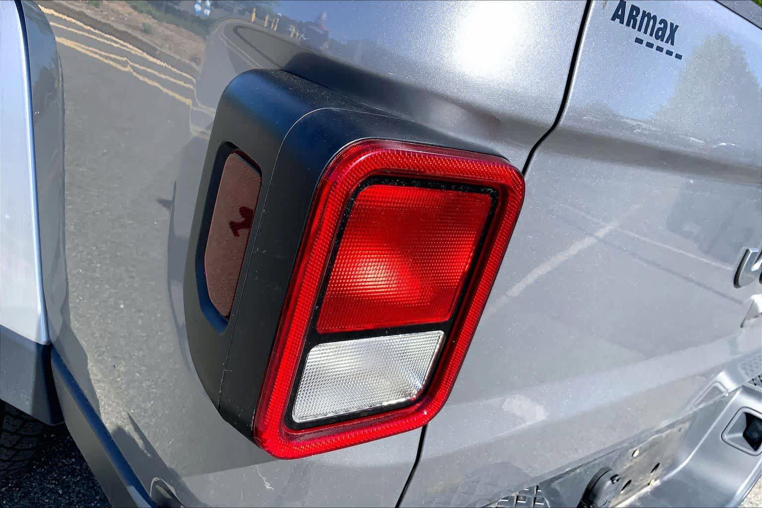 Used 2020 Jeep Gladiator Overland AWD/4WD image 29