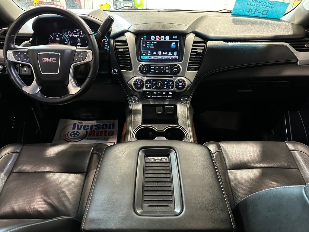 Used 2017 GMC Yukon XL SLT w/ HD Trailering Package AWD/4WD image 29