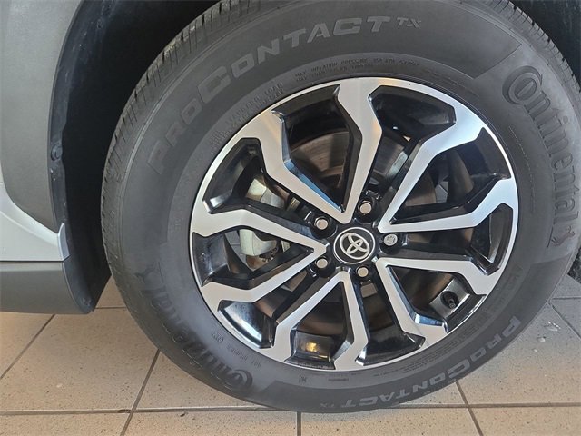 Used 2024 Toyota Corolla Cross SE image 10