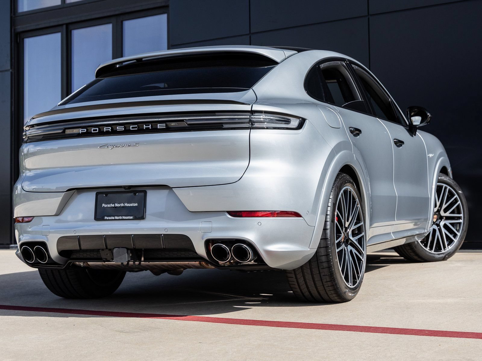 Certified 2025 Porsche Cayenne S AWD/4WD image 11