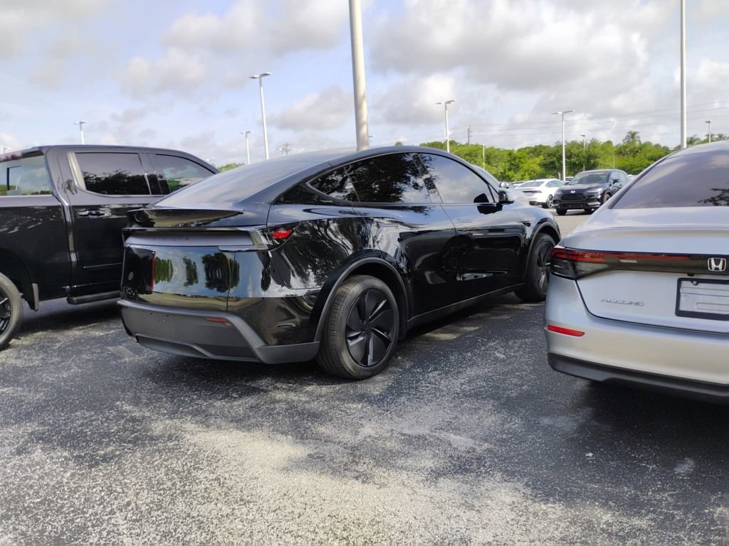 Used 2026 Tesla Model Y 2WD image 4
