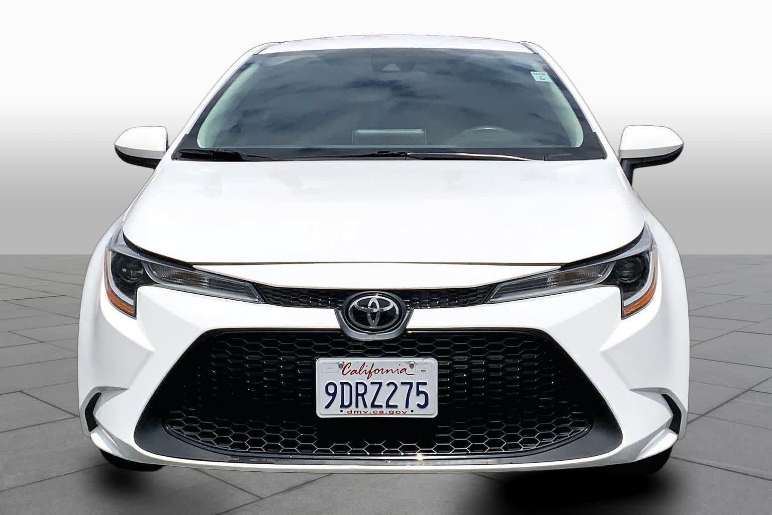 Used 2021 Toyota Corolla LE FWD image 3