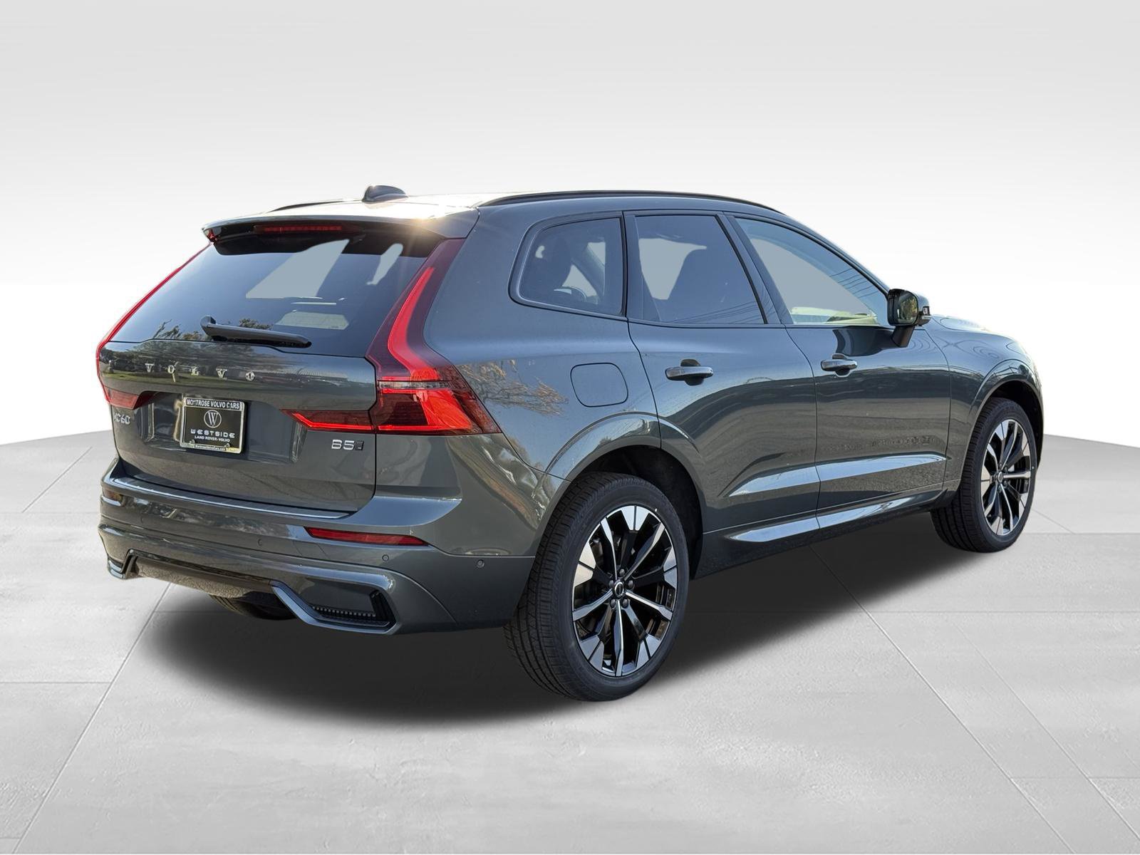 New 2027 Volvo XC60 B5 Plus AWD/4WD image 6
