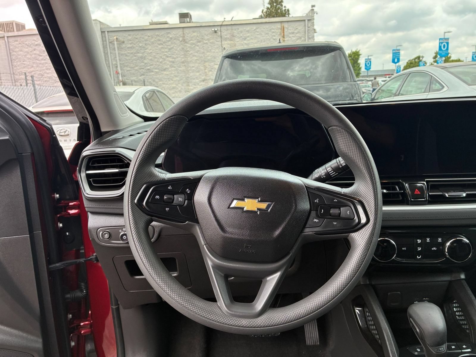 Used 2025 Chevrolet TrailBlazer LT FWD image 28