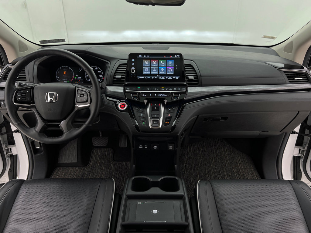 Used 2025 Honda Odyssey Elite image 3