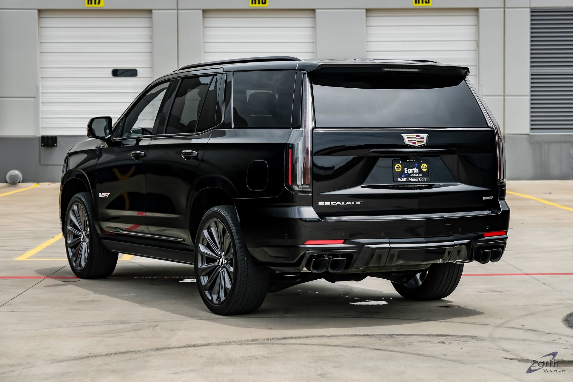 Used 2025 Cadillac Escalade V AWD/4WD image 11