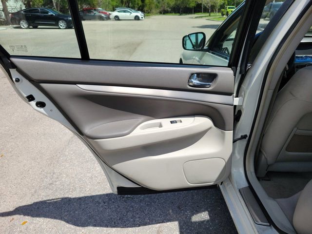 Used 2013 INFINITI G37 Journey w/ Premium Pkg image 14