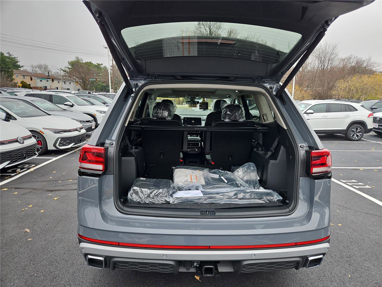 New 2026 Volkswagen Atlas Peak Edition image 5