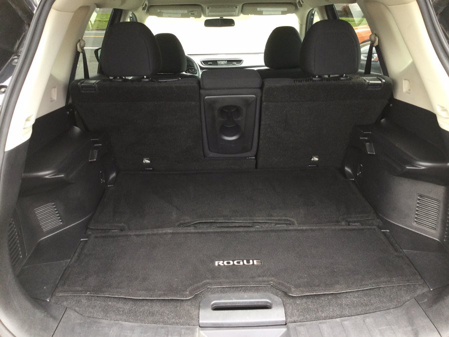 Used 2018 Nissan Rogue SV w/ Premium Package AWD/4WD image 16
