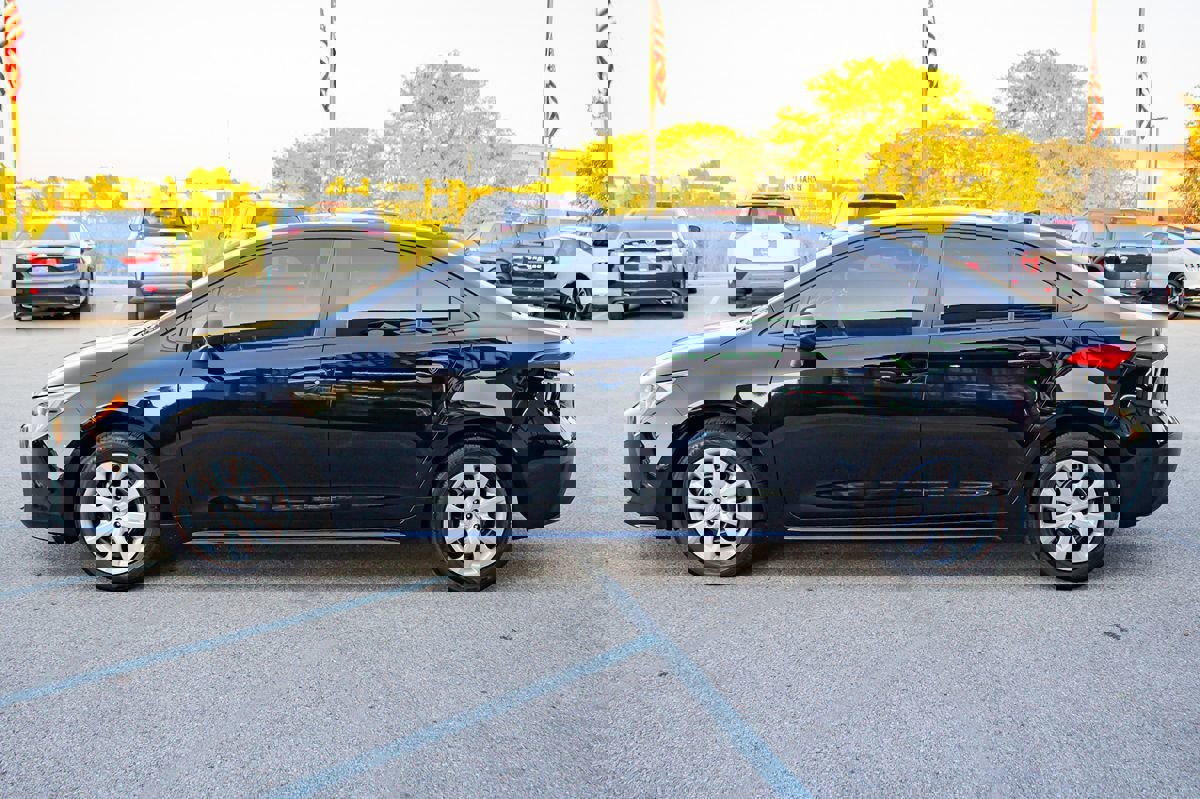 Used 2024 Toyota Corolla LE image 5