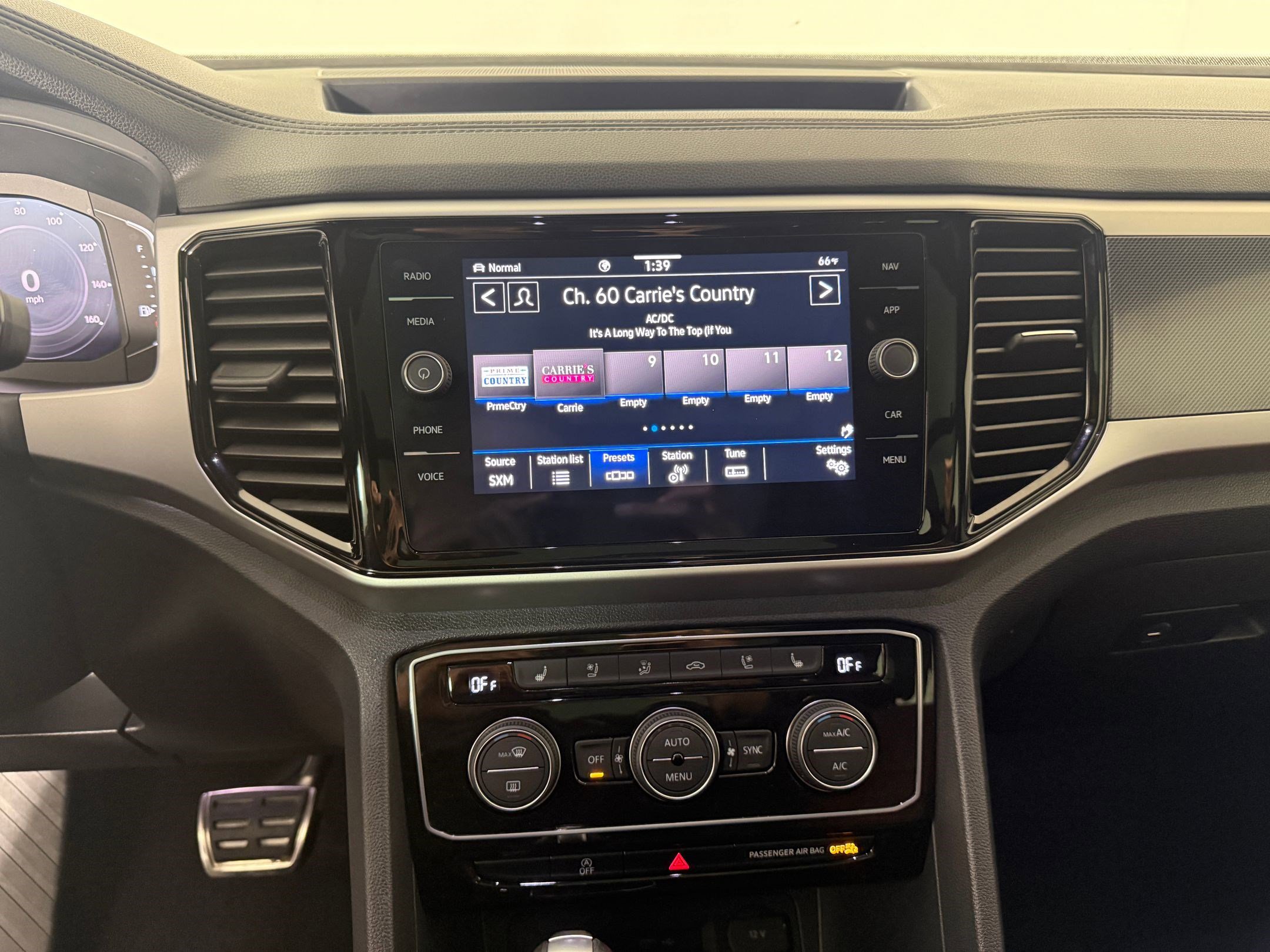 Used 2023 Volkswagen Atlas Cross Sport SEL Premium R-Line image 21