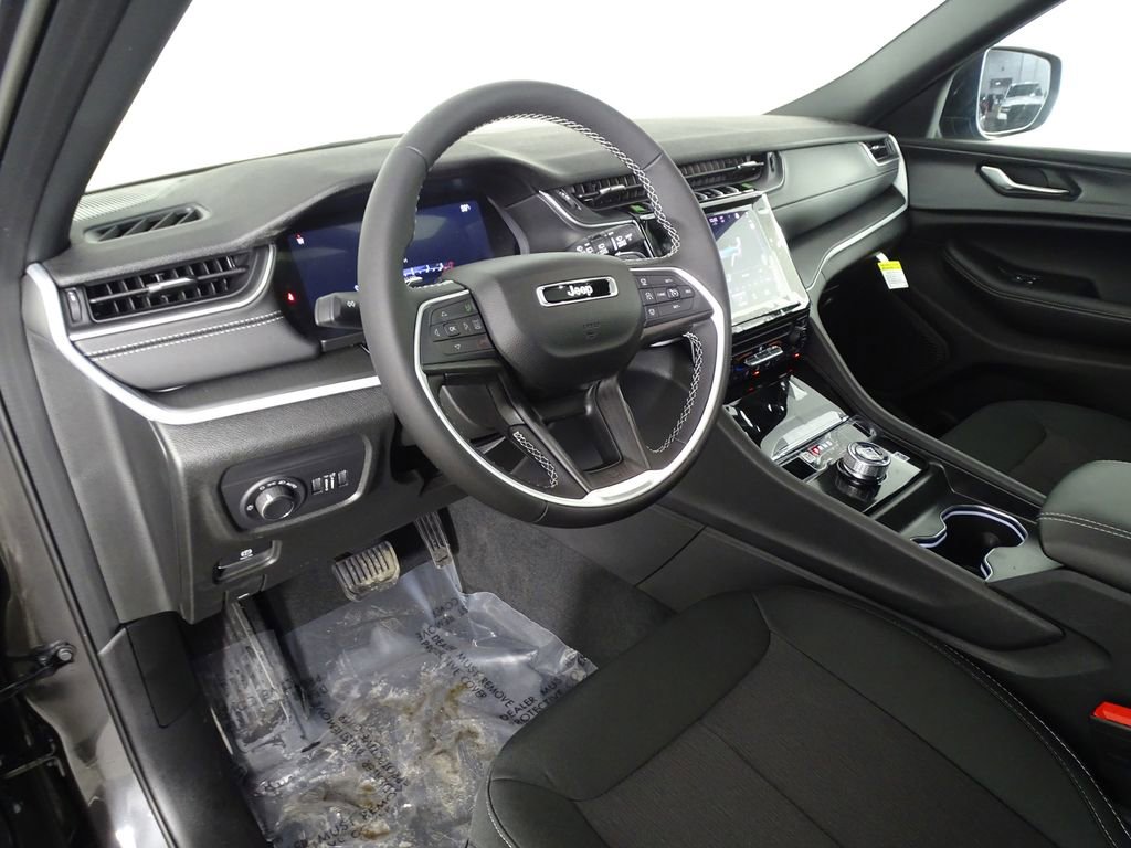 New 2025 Jeep Grand Cherokee Laredo X image 23