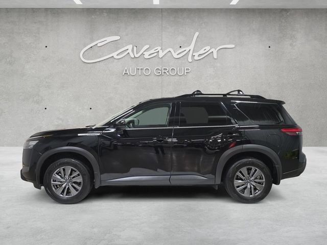 Used 2025 Nissan Pathfinder SV image 13