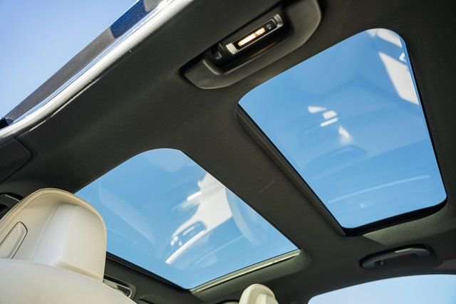 Certified 2023 Mercedes-Benz C 300 4MATIC Sedan image 33