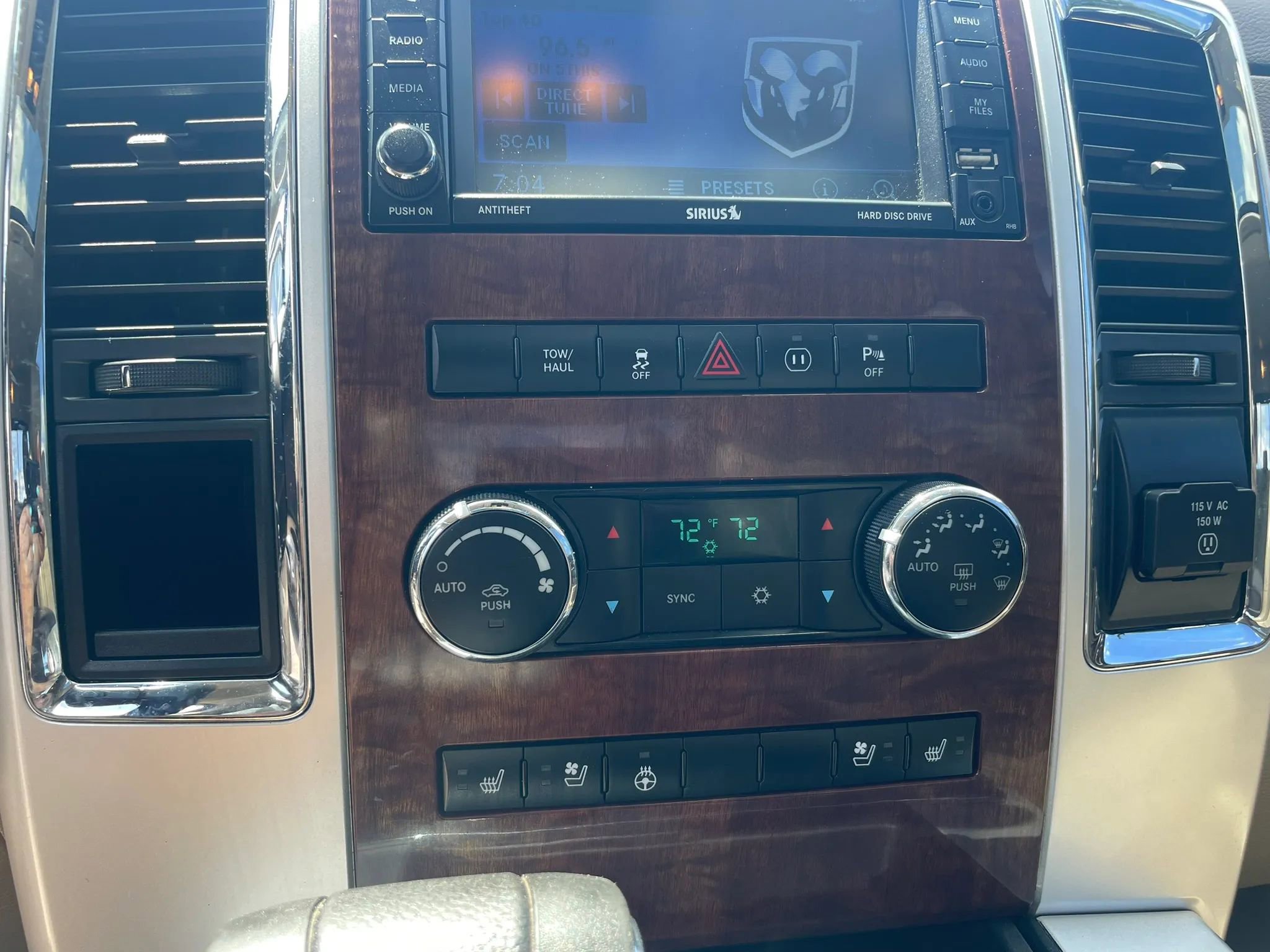 Used 2012 RAM 1500 Laramie RWD image 19