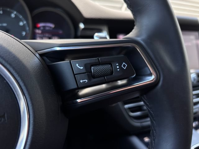 Certified 2026 Porsche Macan AWD/4WD image 17