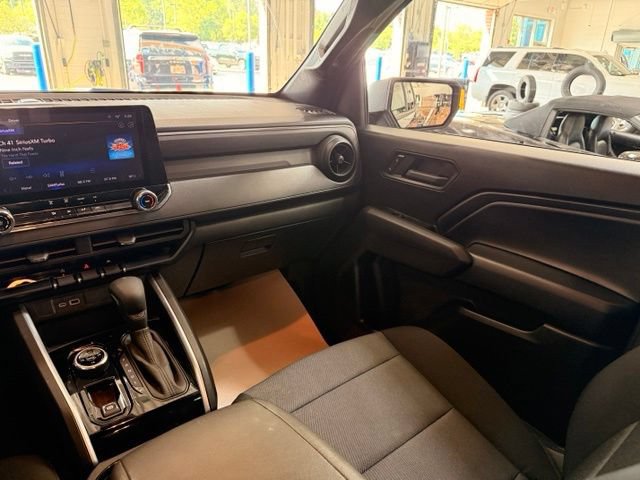 Used 2023 Chevrolet Colorado Trail Boss w/ Advanced Trailering Package AWD/4WD image 19
