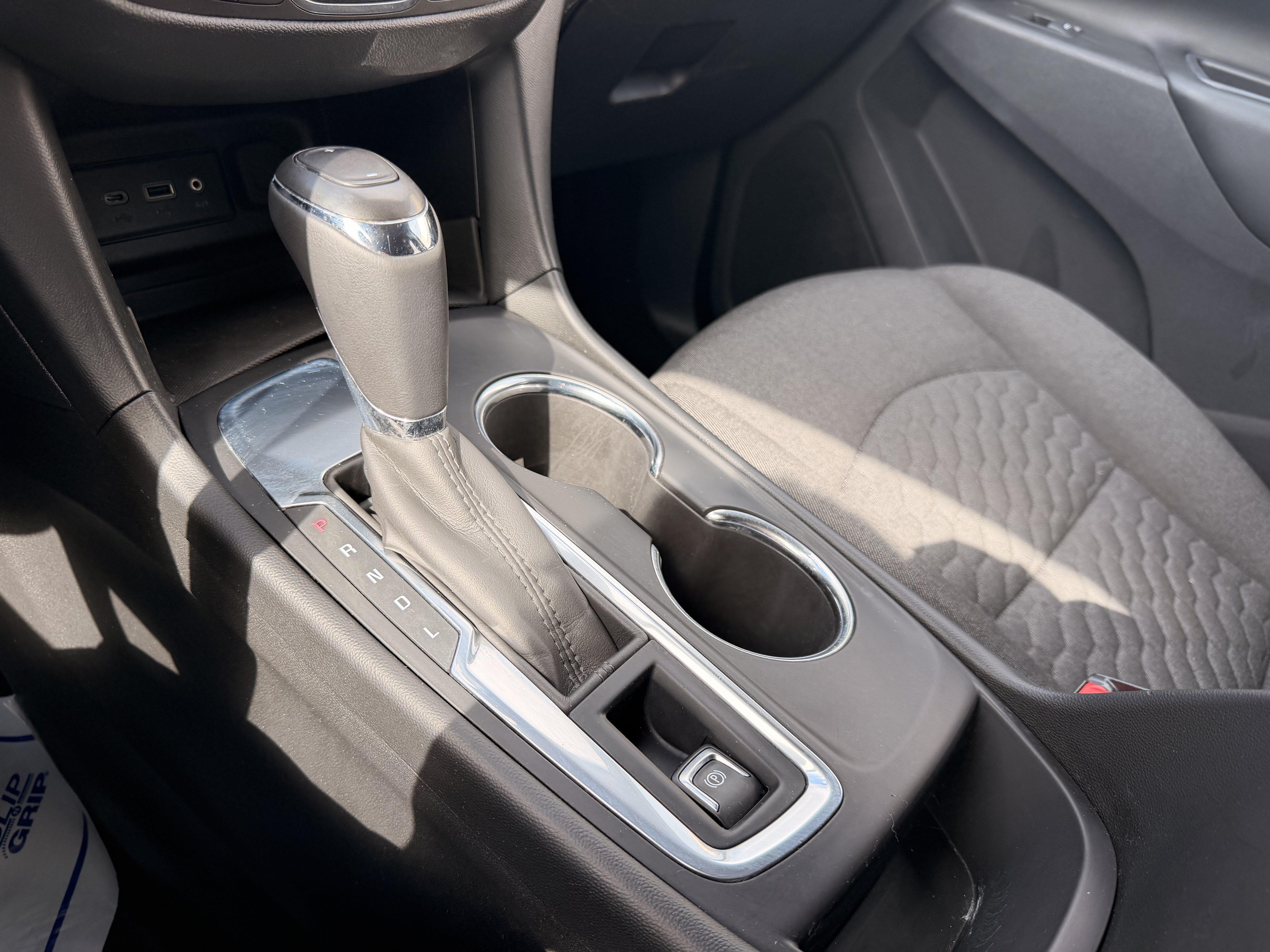 Used 2019 Chevrolet Equinox LT FWD image 18