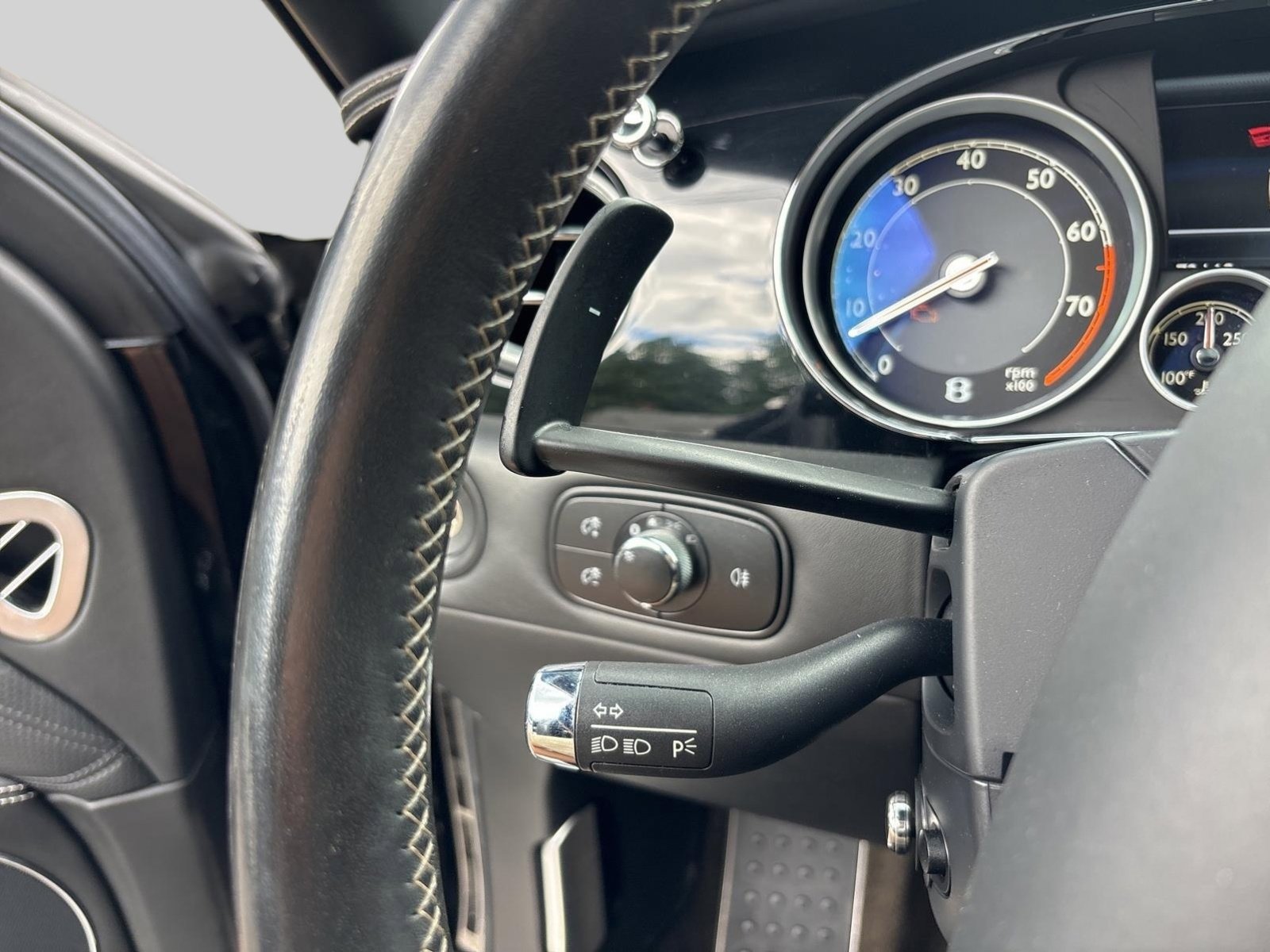 Used 2014 Bentley Flying Spur W12 image 31