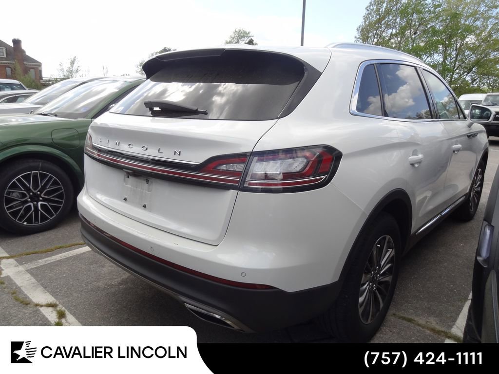 Used 2022 Lincoln Nautilus FWD w/ Premium Package image 6