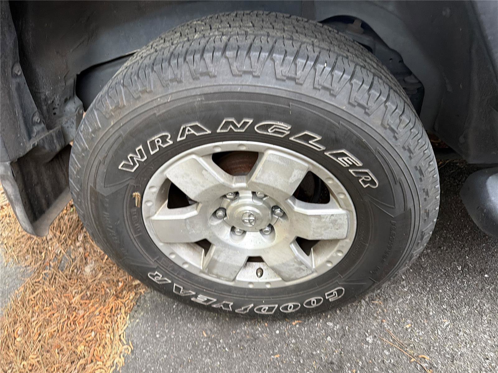 Used 2008 Toyota FJ Cruiser 2WD image 15