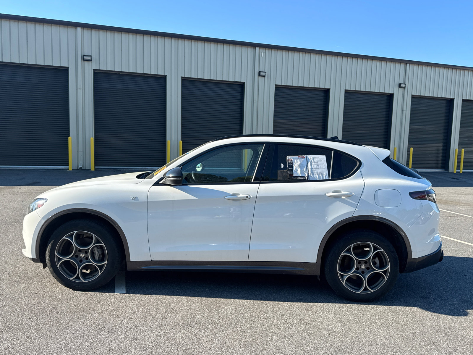 Used 2024 Alfa Romeo Stelvio Ti image 8