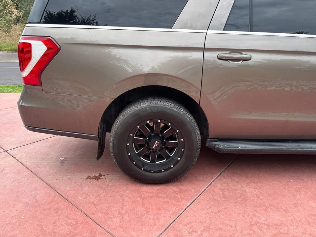 Used 2019 Ford Expedition Max XLT AWD/4WD image 32