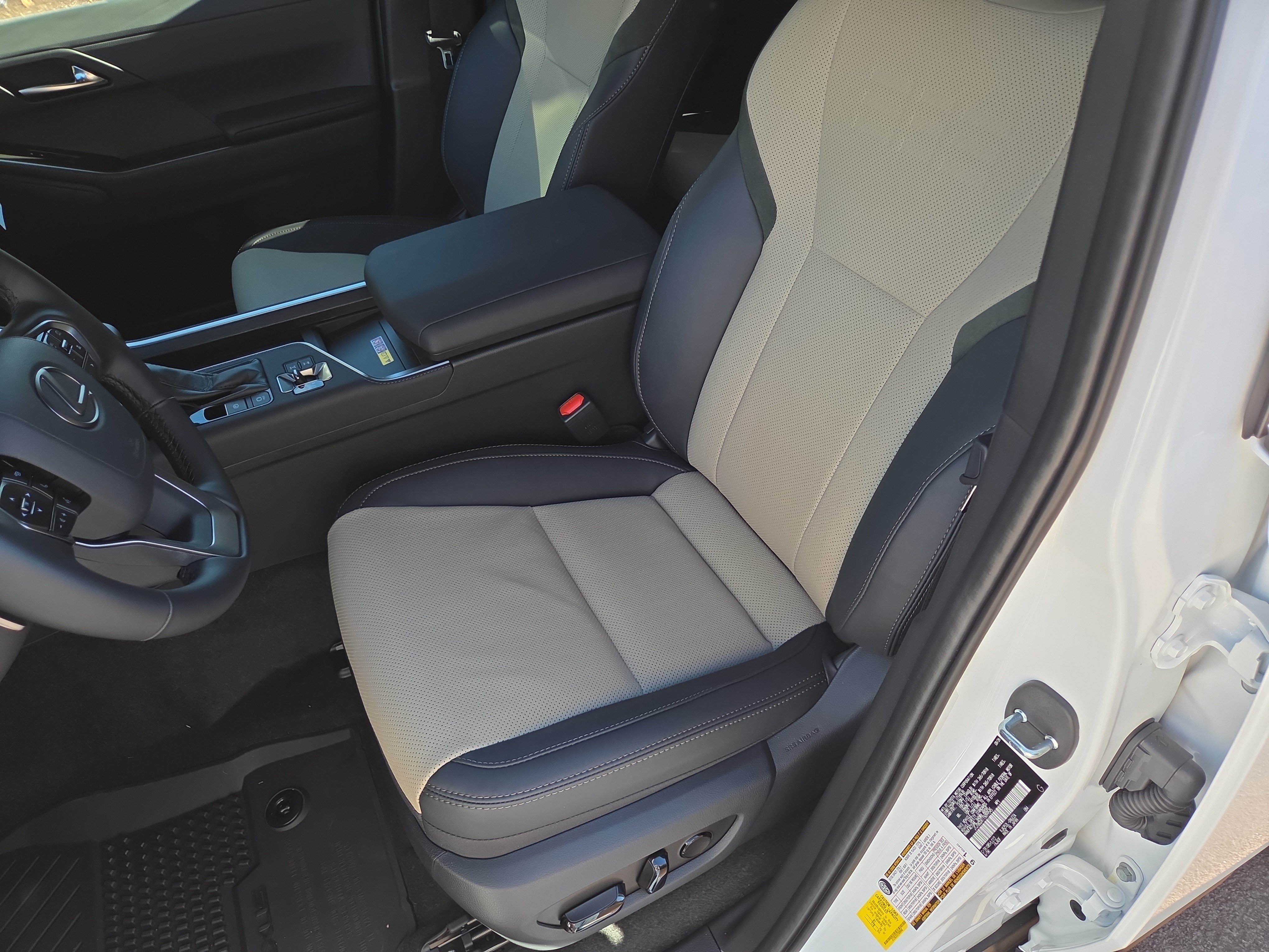 New 2026 Lexus GX 550 w/ Accessory Package (32) AWD/4WD image 7
