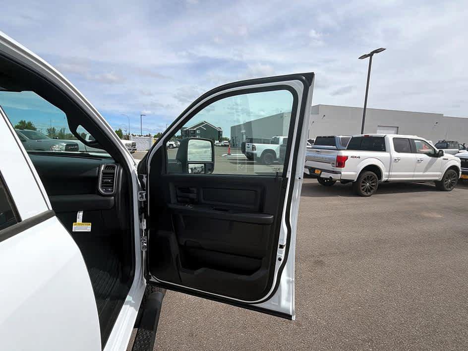 New 2026 RAM 3500 Tradesman AWD/4WD image 27