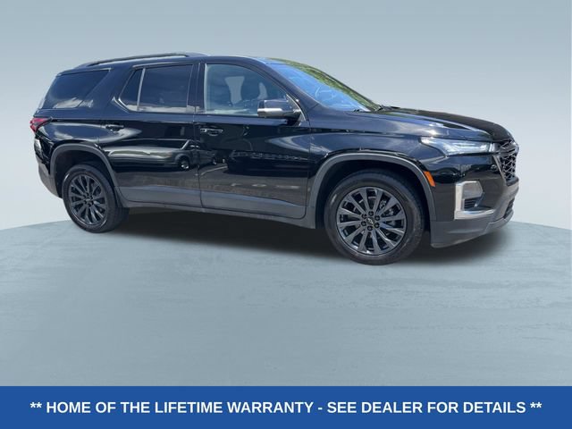 Used 2023 Chevrolet Traverse RS w/ LPO, Floor Liner Package FWD image 2